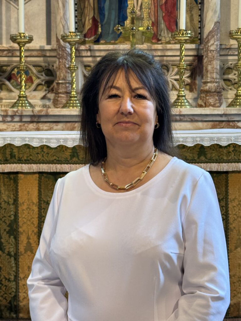 Picture of a female Church Warden